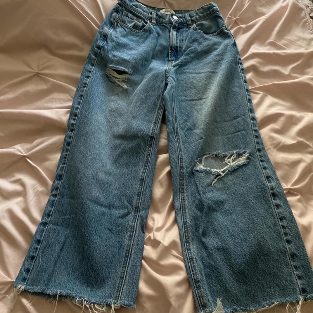 Pacific Sunwear Distressed Cropped Wide Leg Blue Jeans